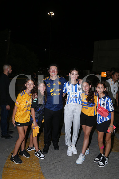 Isabela Franyti, Loreta Garza, Samuel García, Mariana Rodríguez, Andrea Naya y Alexadra Cerbello 2