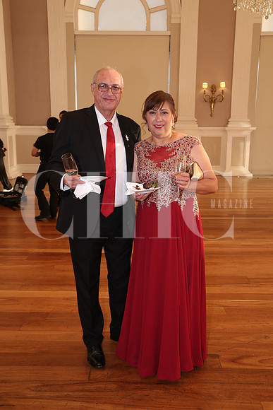Hugo Garza y Elizabeth Sepúlveda 0