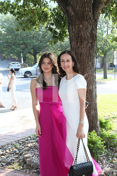 Camila Elizondo y Susana Martínez de Elizondo 0
