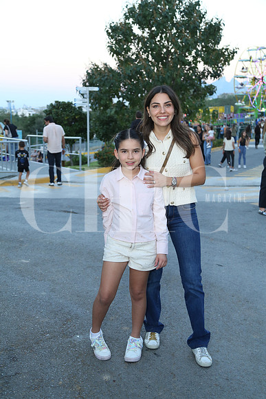 Alejandra González y Lucia Mena 1