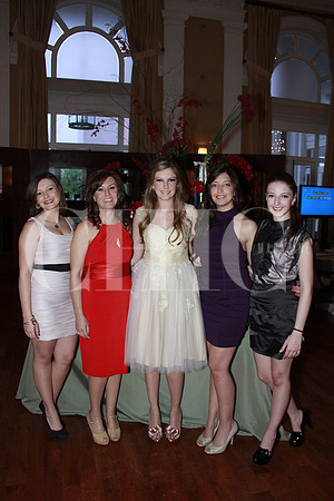 Raquel Livas, Lourdes Marcos de Livas,Andrea Livas, María Livas y Regina Livas