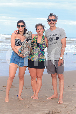 LUCÍA MARCOS, LUCÍA GONZÁLEZ DE MARZOS Y MAURICIO MARCOS