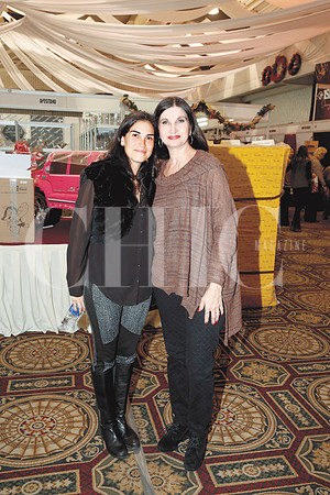 Cristy González de Assad y Cristina Maiz de González