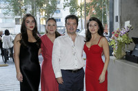 Ana Paula Flores, Susana Gorena de Flores, Daniel Flores y Susana Flores