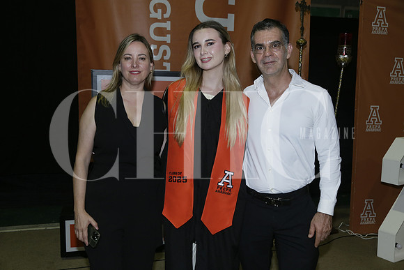 Lydia Garza, Angela González y Eugenio González