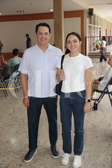 Alejandro Cardenas y Valeria Cardenas 2