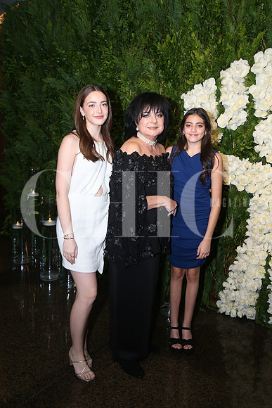 Mónica Assad, Emely Assad de kalifa y Cristina Assad