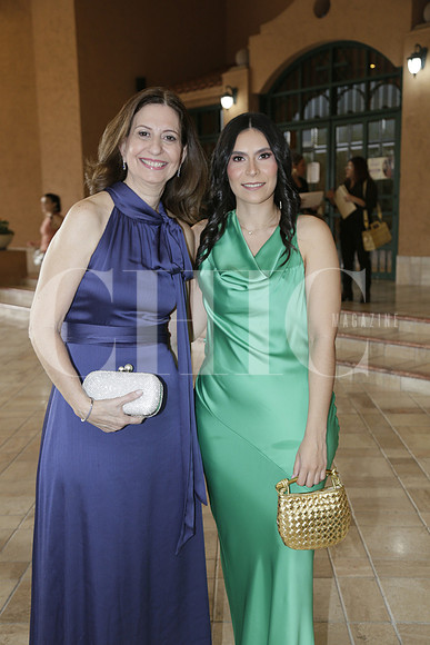 Elena Lara de Martínez y Roberta Esparza