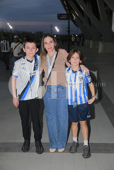 Gonzalo Gonzalez, Adriana Najera y Gabo Gonzalez 5