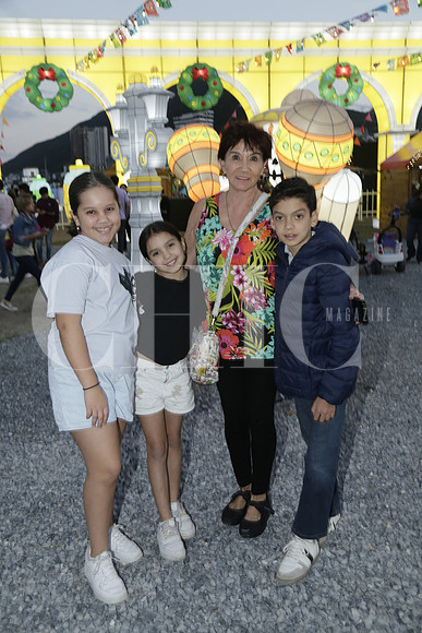 Valeria Montemayor, Regina Hinojosa, Irma Reyes y Eugenio Hinojosa (2)