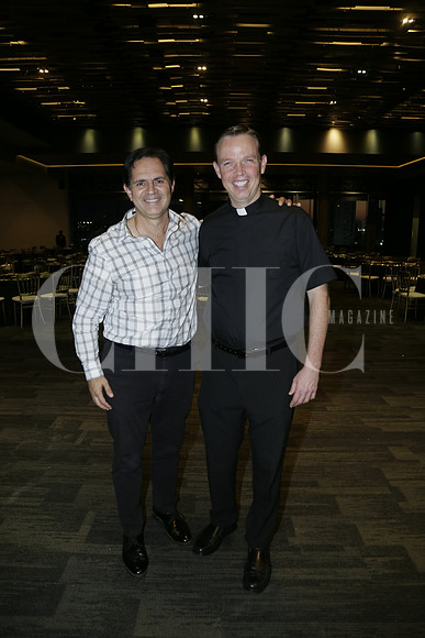Marco Antuñano y padre Carlos Proal (2)