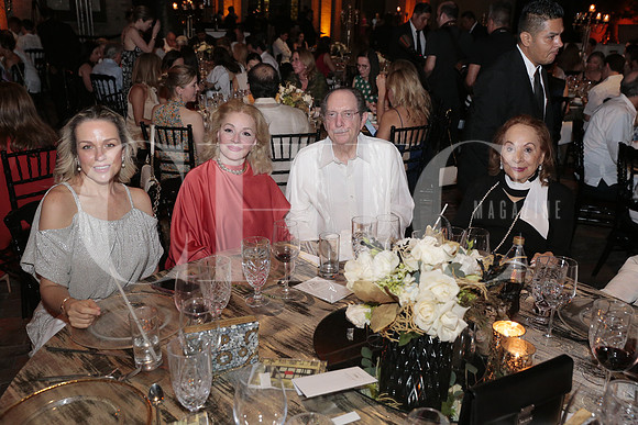 Lisa Cagnasso, Adriana Garza Morton, Fernando Santos y 3