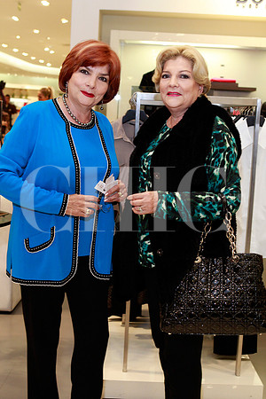 Ana María de Cantú y Carmen Cantú