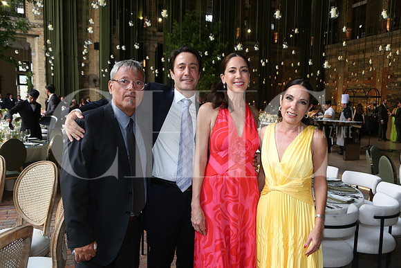 José de los Santos, José Betanzo , Sylvia Fernández de Betanzo  y Erika Domínguez
