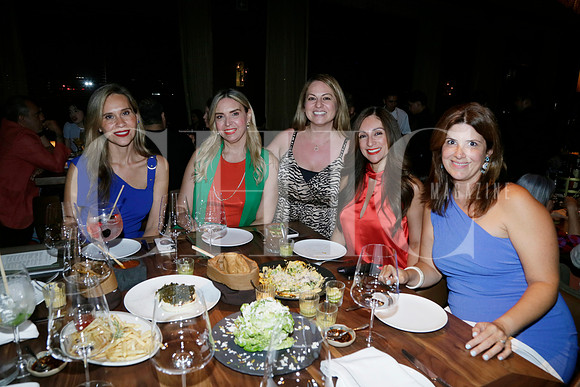 Alicia Carmona, Kathia Campos, Sandra Webb, Giselle Romo y Ary Mac Lean (2)