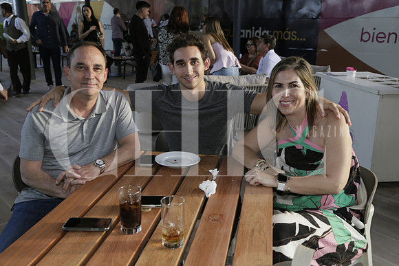 Víctor Garza, Víctor Garza y Erika Cavazos (2)