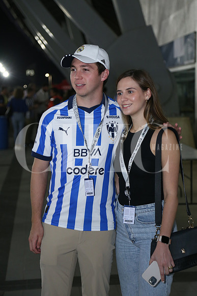 Eugenio Vallejo y Regina González 0