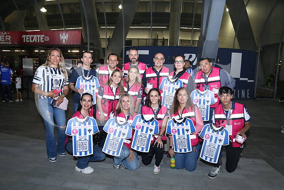 Voluntarios Cruz Rosa 4