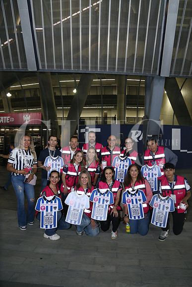 Voluntarios Cruz Rosa 2
