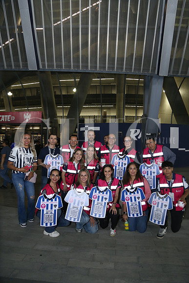 Voluntarios Cruz Rosa 1