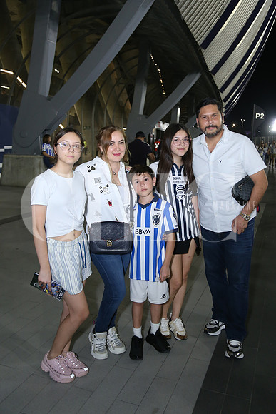 Marcela Garza, Magda Valdés de Garza, Adrián Garza, Mariana Garza y Adrián Garza