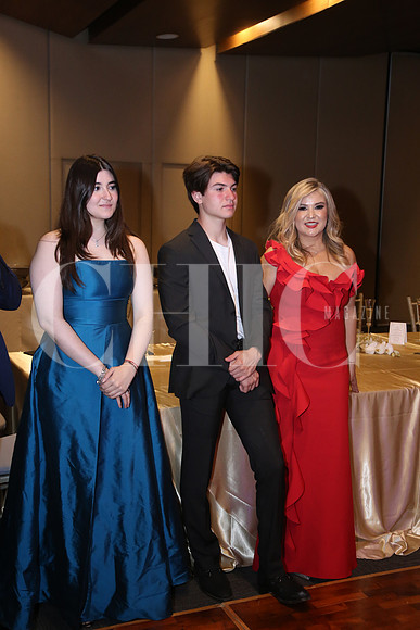 Estefani de León. Emmanuel de León y Karina Guzmán de De León