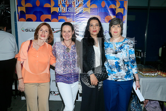 Pilar Elizondo de Dieck, Miranda Sada, Luz María Ledezma y Susana Guzmán de Guzmán