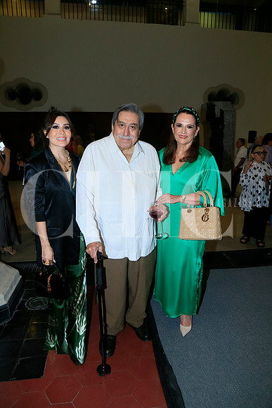 Vero Solis, Luis Martín y Elvira Lozano de Todd (2)