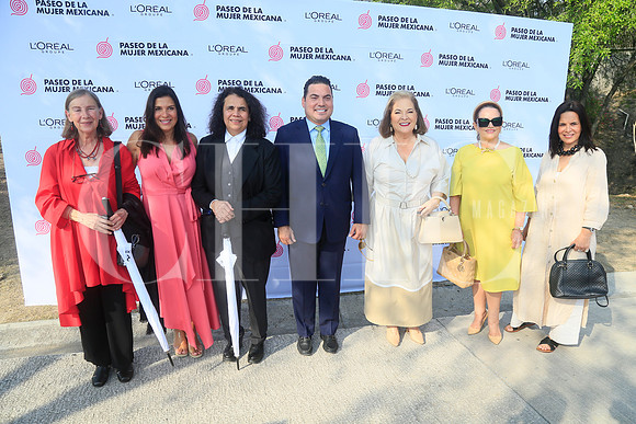 Julia de la Fuente, Lorenia Canavati, Consuelo Sáizar, Abraham Hernández, Liliana Melo de Sada, Elvira Lozano de Todd y Rebeca Solano