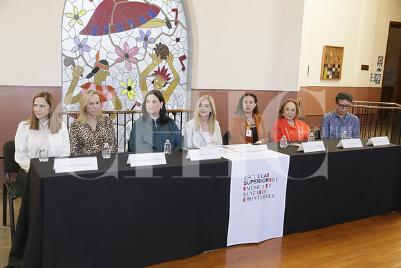 Lorenza Herrera, Elisa Sada de Fernández, Martha García de Barragán, Bárbara Herrera de Garza, Diana Mayra Farías, Aurora Cantú de Cagnasso y Alejandor Padilla