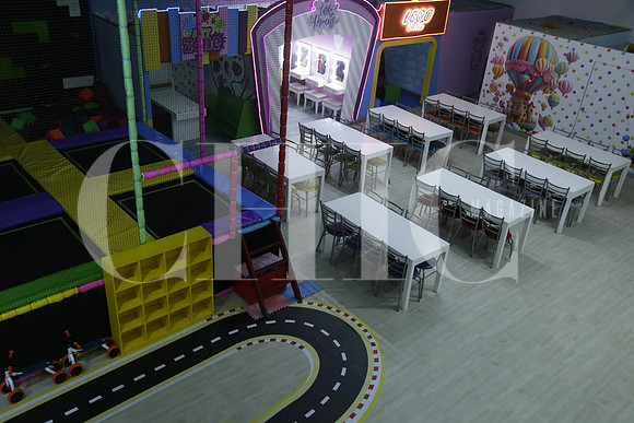 Aspectos de interiores y areas de Rock n Play (19)