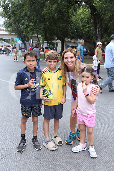 Santiago Guadiana, Checo Maldonado, Laura González y Siena Maldonado 2