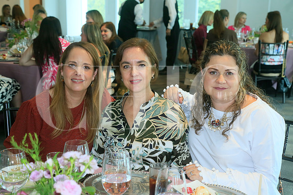 Nora Villarreal, Lucia Cebrian y Alejandra Flores