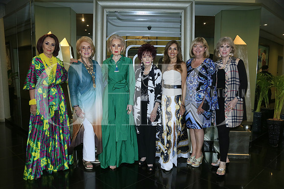 Amalia Lozano de Maiz,  Lilia Flores, Aló Flores Lupina Vara de Mejia, Olga Mejia y Dora Maria Maldonado