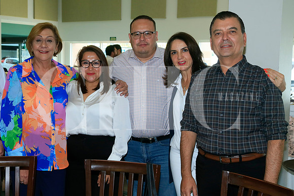 Lupita Guidi, Norma Benitez, Roberto farias, Consuelo Galvez y Eugenio Montiel
