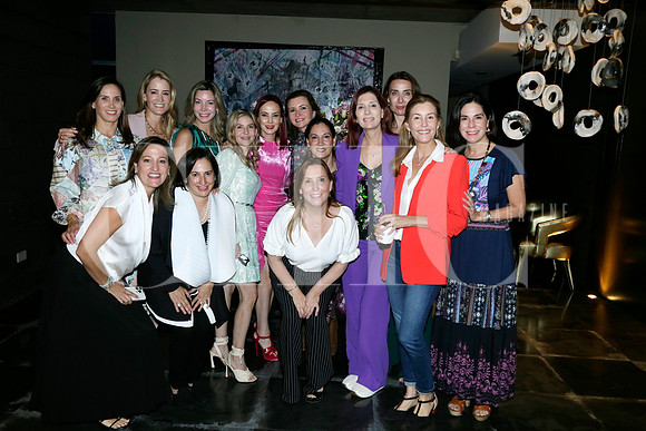 Mony García de moyeda y amigas (2)