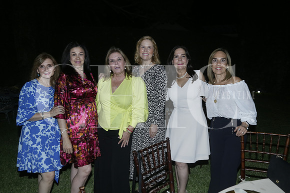 Leticia Vargas, Ruth Landa, Norma Arredondo, Yoana Ochoa, Yolanda Salazar y Blanca Salazar