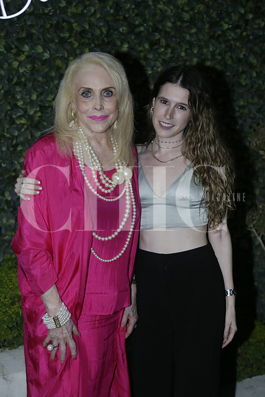 Tey de Salas y Andrea Cueva