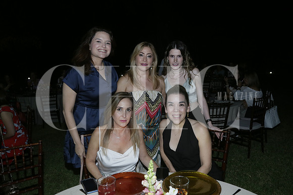 Viri Medrano de Salas, Jessica Salas, Andrea Cueva Vilma Salas de Guzmán y Alma Lozano