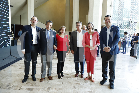 Eduardo Arrambide, Alberto Alegre, Isabel de Alegre, Pedro Madero, Mercedes Mader y Carlos Bejos