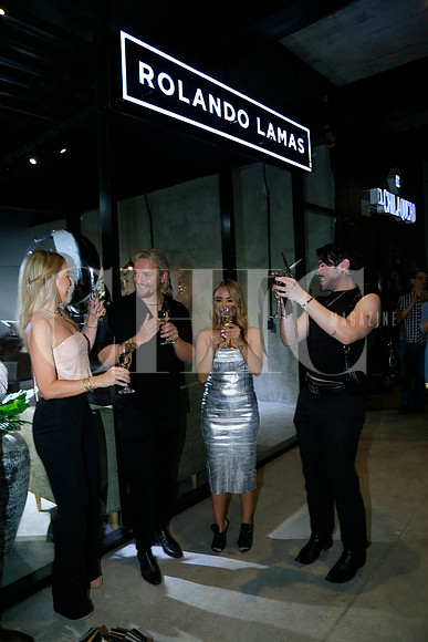 Rogelio Lamas, Andy Benavides, Rolando Lamas, Erika García y Lupito Lozano (6)