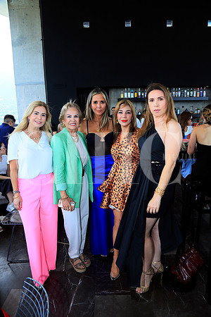 Any Garza de Colier, Ana Luisa Serna de Garza, Ale Garza, Maru Leal y Gabriela Valdés