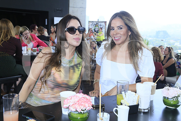 Madeleine Velasco y Katia Parra