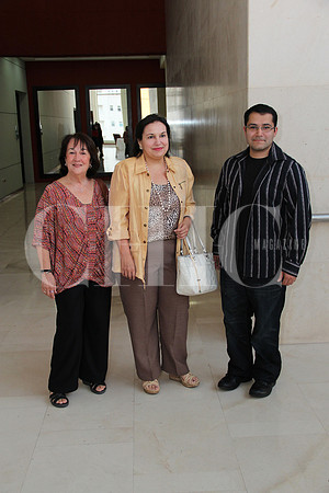 Elizabeth González, Amalia Villarreal y Marcos Nogueira