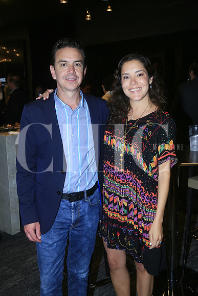 Joe Hinojosa y Gina Saenz