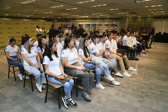 5ta generación alumnos becados de Linde (4)