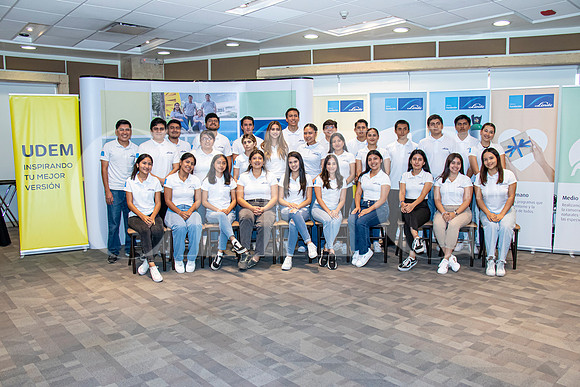 5ta generación alumnos becados de Linde (2)