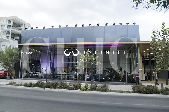 Fachada agencia Infiniti (3)