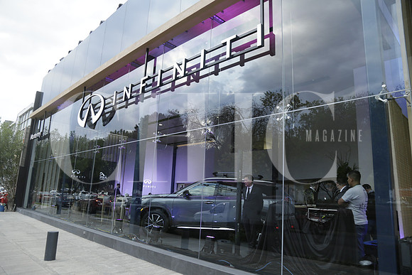 Fachada agencia Infiniti (4)