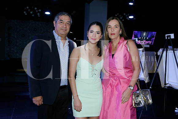 Mauricio Torres, Priscila Torres y Priscila Lozano de Torres